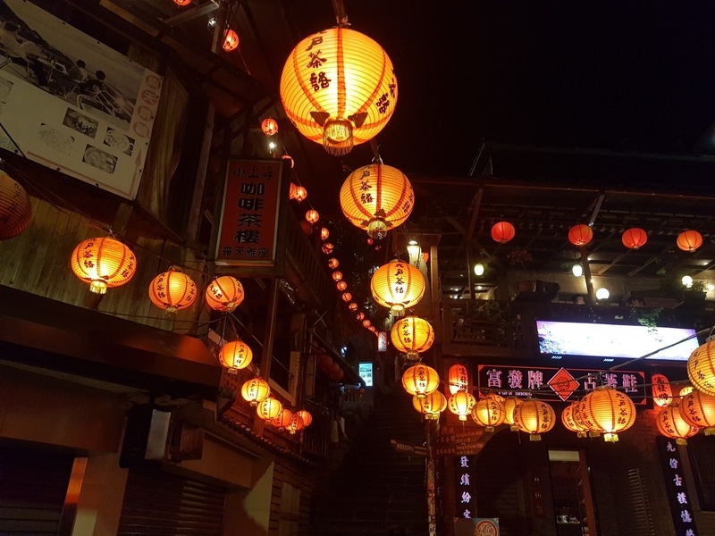Travel media: Taiwan jiufen lanterns